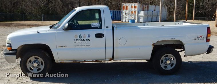 image for item DH6838 2002 Chevrolet Silverado 1500 pickup truck
