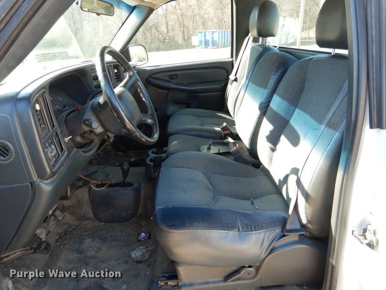 image for item DH6838 2002 Chevrolet Silverado 1500 pickup truck