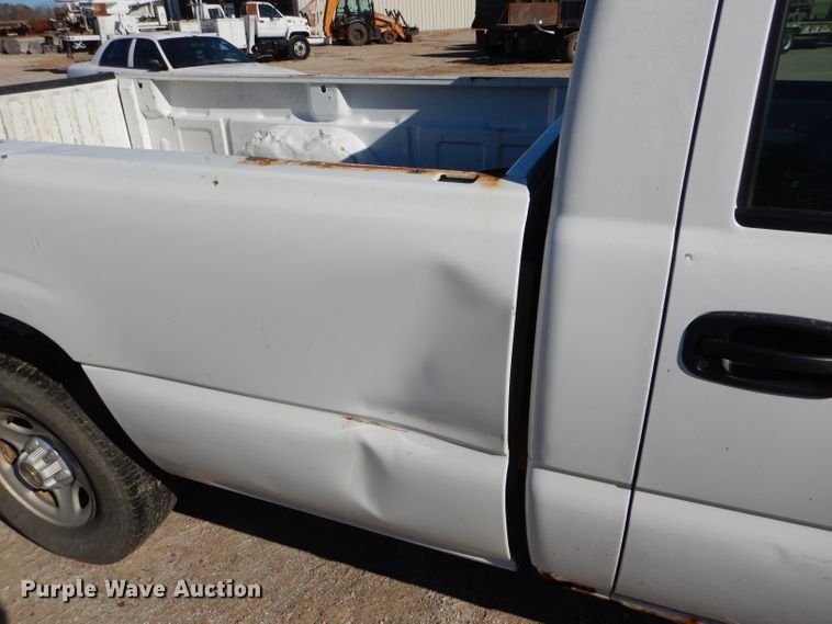 image for item DH6838 2002 Chevrolet Silverado 1500 pickup truck