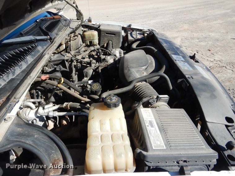 image for item DH6838 2002 Chevrolet Silverado 1500 pickup truck