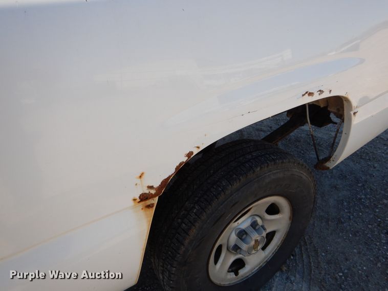 image for item DH6838 2002 Chevrolet Silverado 1500 pickup truck