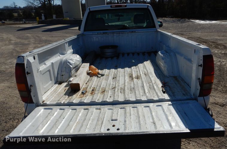 image for item DH6838 2002 Chevrolet Silverado 1500 pickup truck