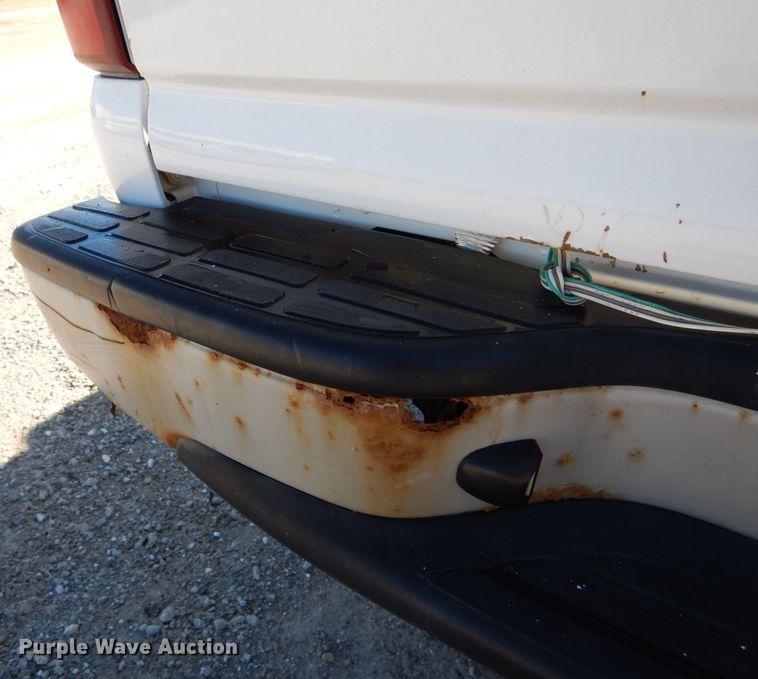 image for item DH6838 2002 Chevrolet Silverado 1500 pickup truck