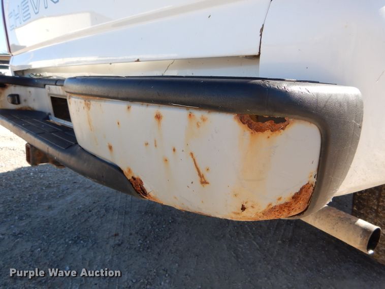 image for item DH6838 2002 Chevrolet Silverado 1500 pickup truck