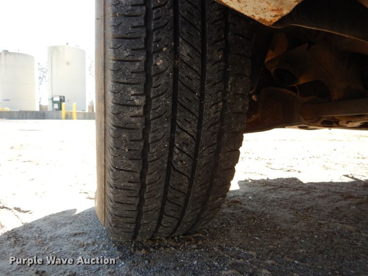 image for item DH6838 2002 Chevrolet Silverado 1500 pickup truck