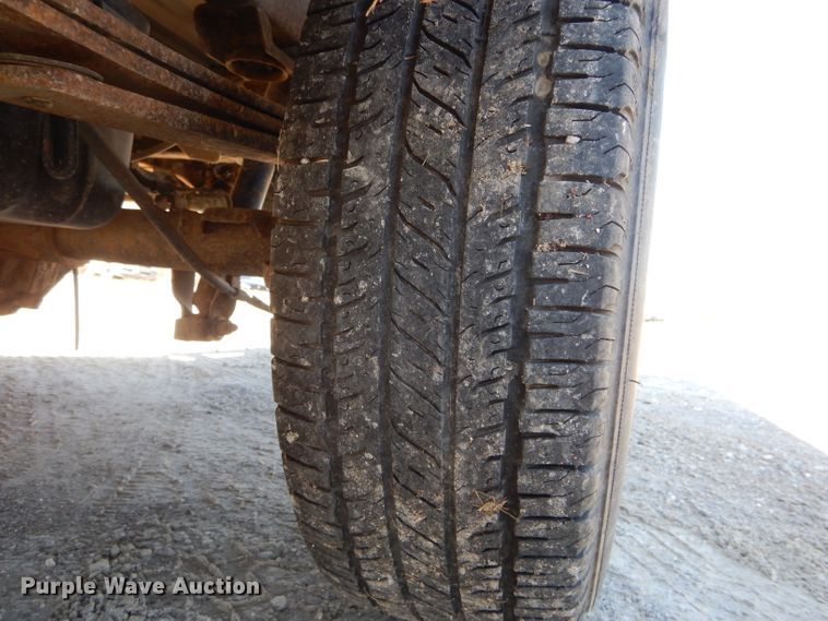 image for item DH6838 2002 Chevrolet Silverado 1500 pickup truck