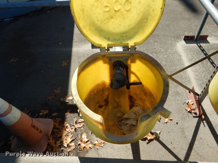 image for item DH6839 Fuel pump station