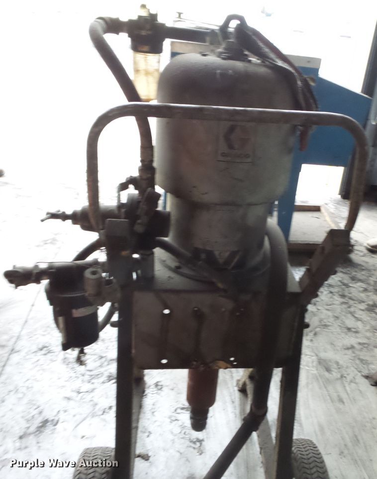 image for item DH7802 (2) Grayco 2B7-347 paint sprayers