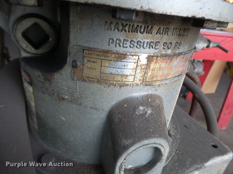 image for item DH7802 (2) Grayco 2B7-347 paint sprayers