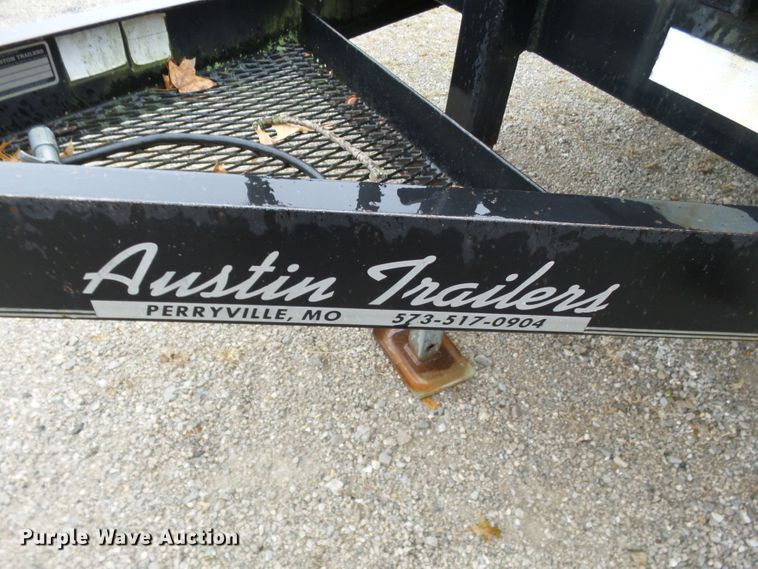 image for item DH7804 2005 Austin port-a-potty trailer