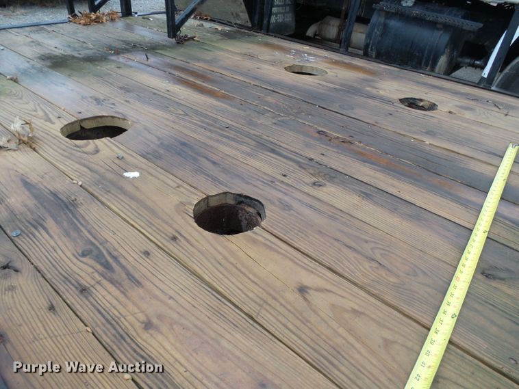 image for item DH7804 2005 Austin port-a-potty trailer