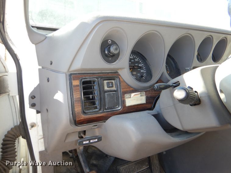 image for item DI2590 1997 Dodge Ram Wagon B3500 van