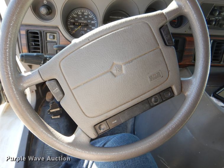 image for item DI2590 1997 Dodge Ram Wagon B3500 van