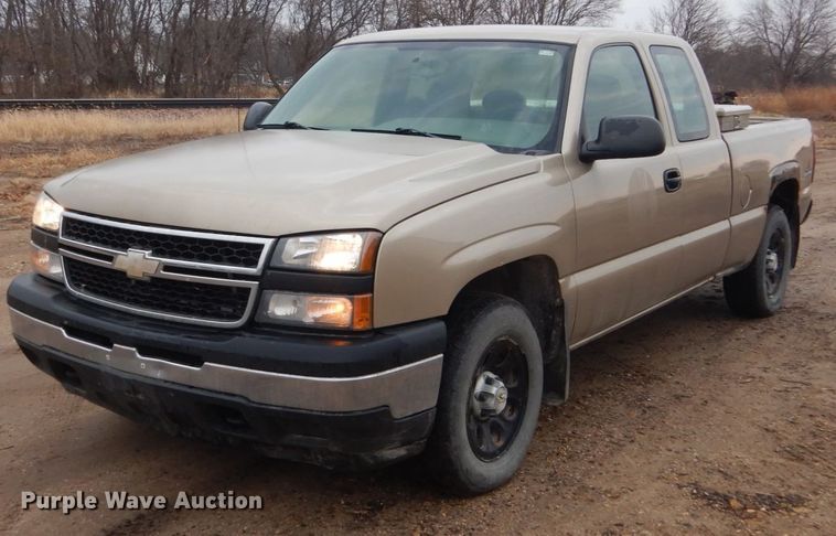image for item EC9227 2006 Chevrolet Silverado 1500 pickup truck