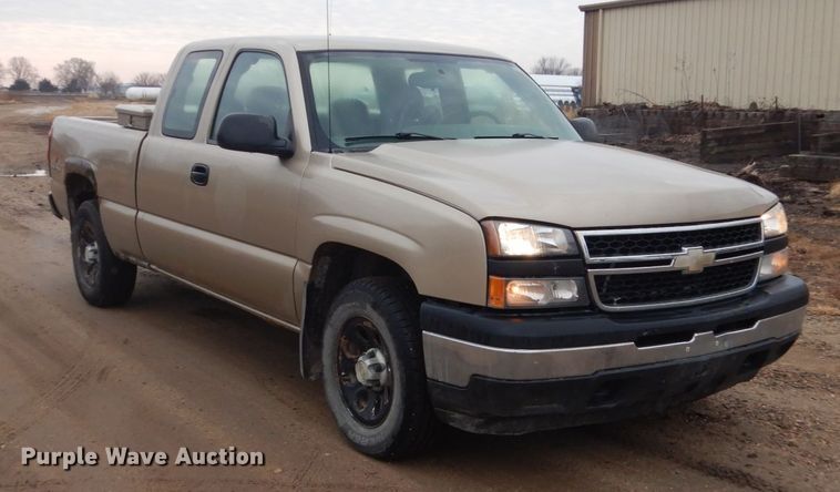image for item EC9227 2006 Chevrolet Silverado 1500 pickup truck