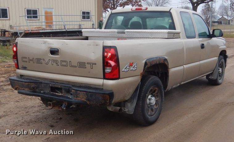 image for item EC9227 2006 Chevrolet Silverado 1500 pickup truck