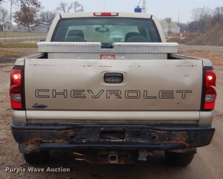 image for item EC9227 2006 Chevrolet Silverado 1500 pickup truck