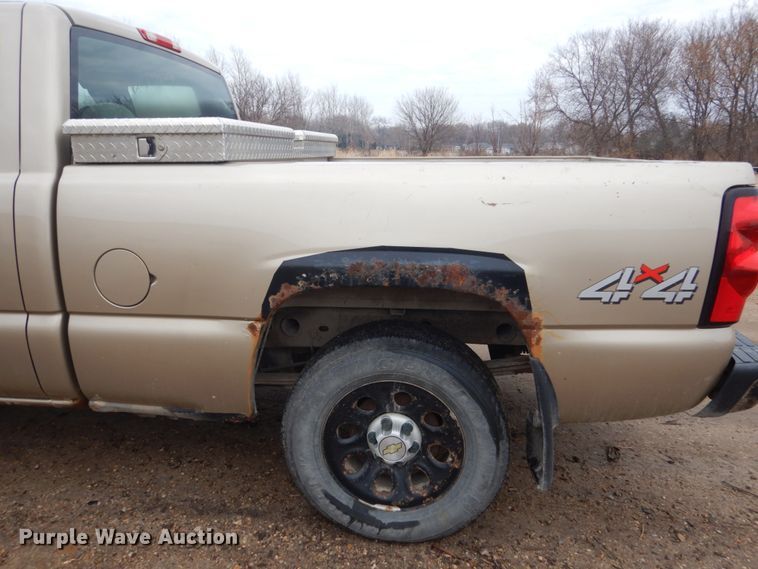 image for item EC9227 2006 Chevrolet Silverado 1500 pickup truck