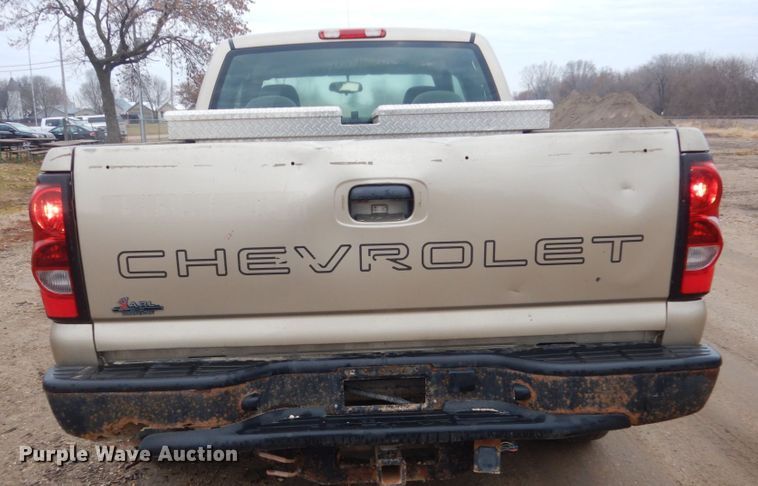 image for item EC9227 2006 Chevrolet Silverado 1500 pickup truck