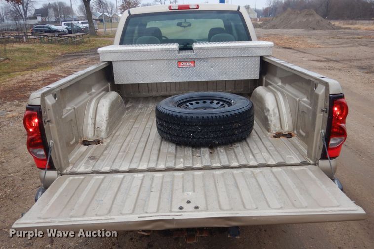 image for item EC9227 2006 Chevrolet Silverado 1500 pickup truck