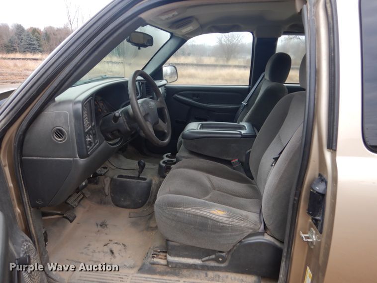 image for item EC9227 2006 Chevrolet Silverado 1500 pickup truck