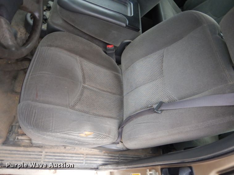 image for item EC9227 2006 Chevrolet Silverado 1500 pickup truck