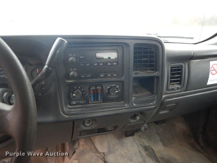 image for item EC9227 2006 Chevrolet Silverado 1500 pickup truck