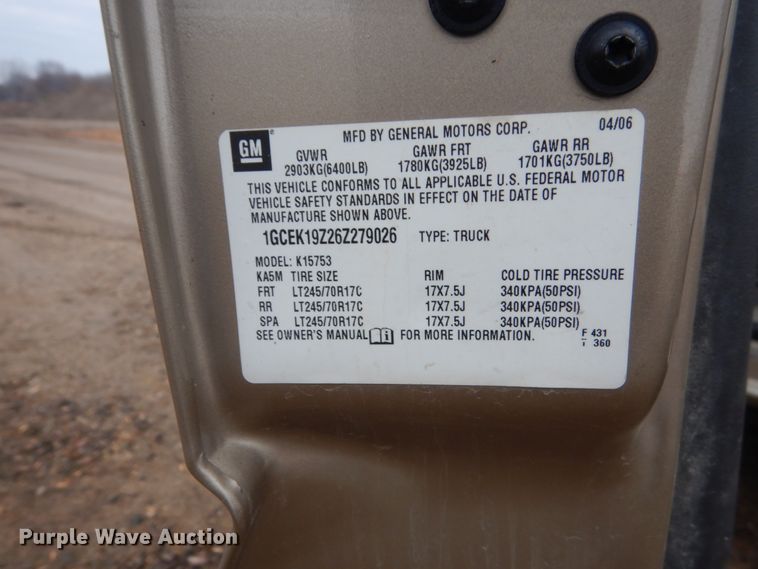 image for item EC9227 2006 Chevrolet Silverado 1500 pickup truck