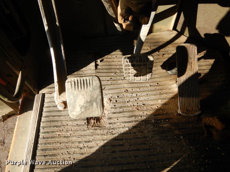 image for item EC9238 1979 Am General M918 dump truck