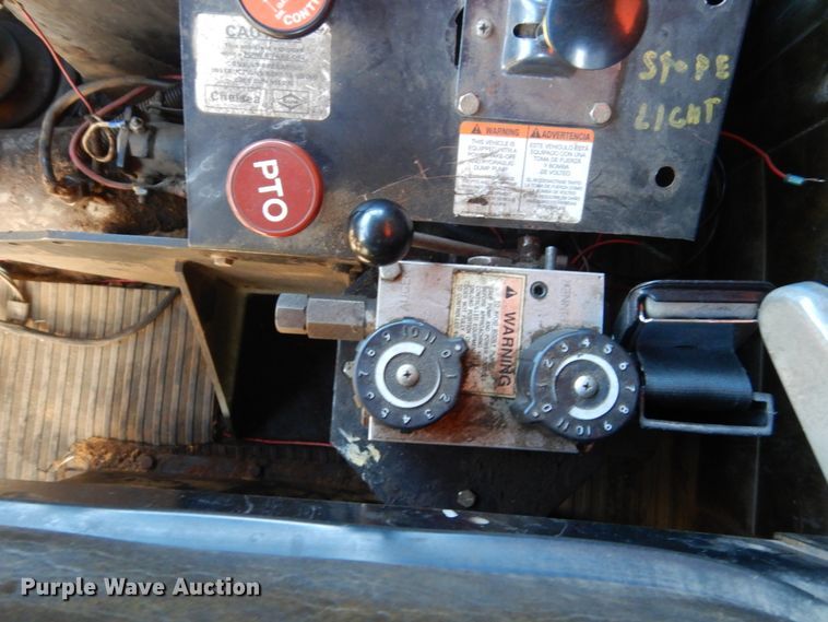 image for item EC9238 1979 Am General M918 dump truck