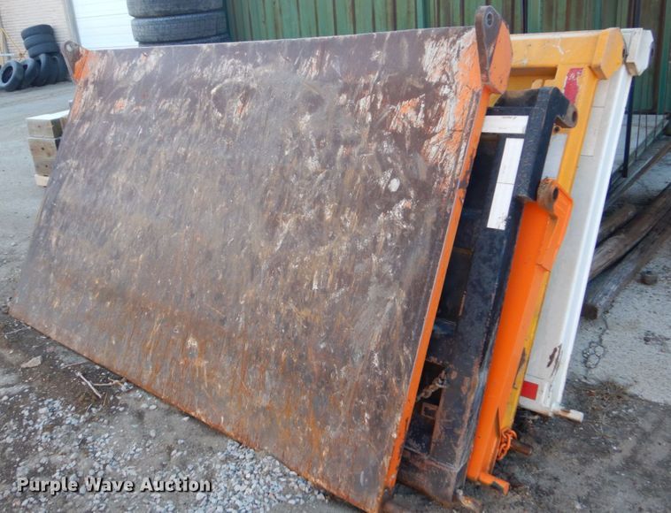 image for item EC9238 1979 Am General M918 dump truck