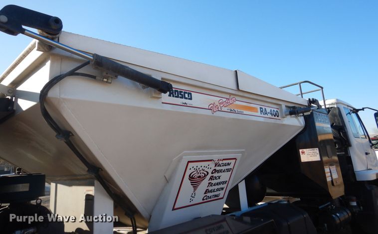 image for item EC9239 2010 UD 3300 truck with Rosco RA-400 patcher