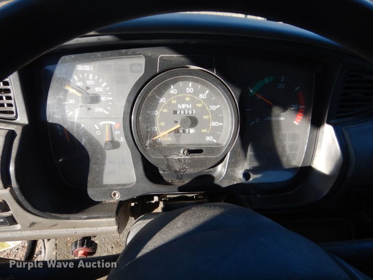 image for item EC9239 2010 UD 3300 truck with Rosco RA-400 patcher