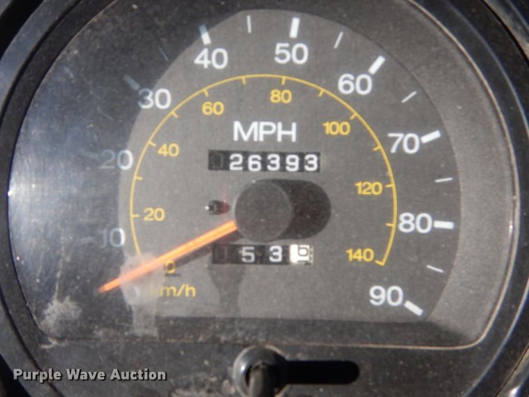 image for item EC9239 2010 UD 3300 truck with Rosco RA-400 patcher