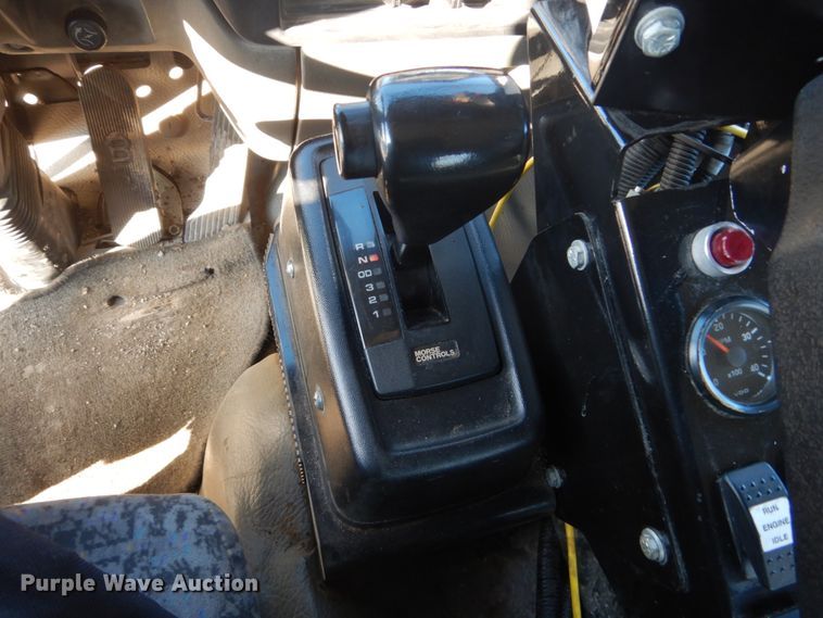 image for item EC9239 2010 UD 3300 truck with Rosco RA-400 patcher