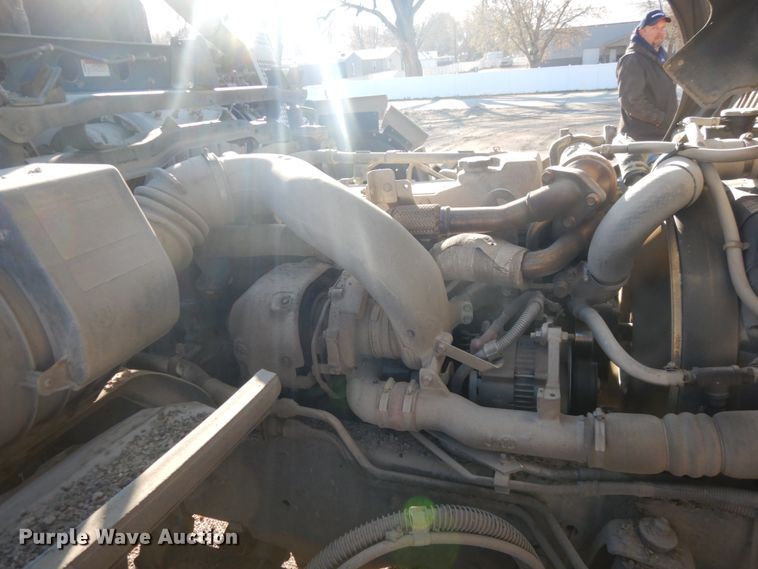 image for item EC9239 2010 UD 3300 truck with Rosco RA-400 patcher