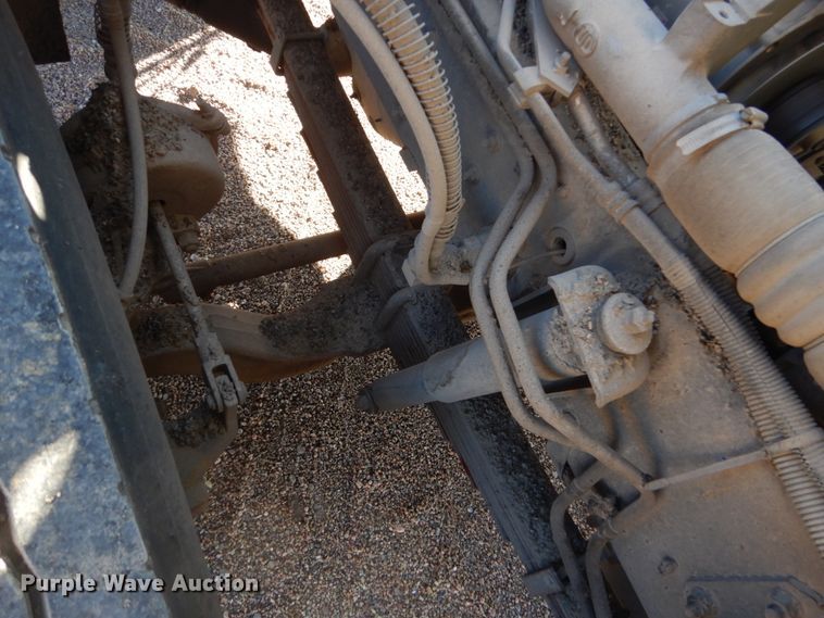 image for item EC9239 2010 UD 3300 truck with Rosco RA-400 patcher