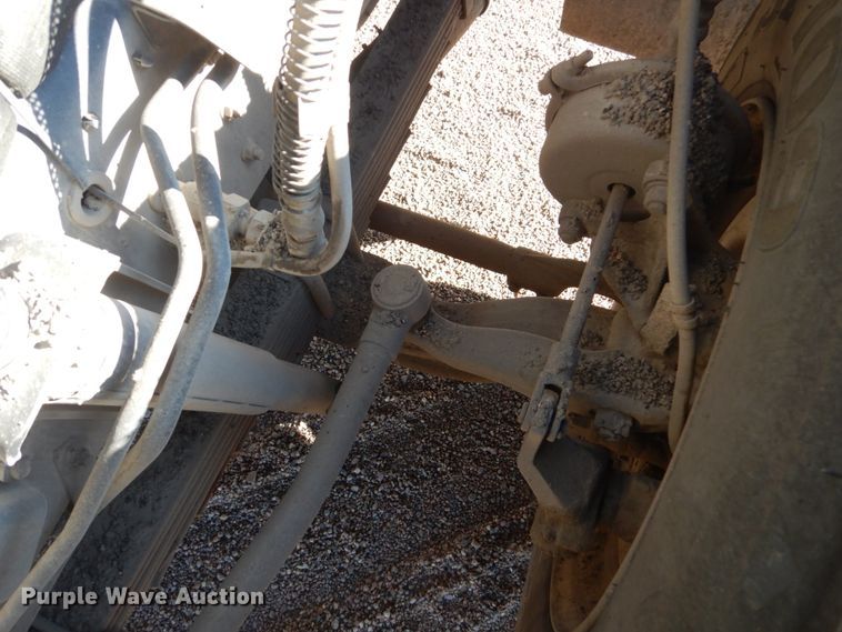 image for item EC9239 2010 UD 3300 truck with Rosco RA-400 patcher