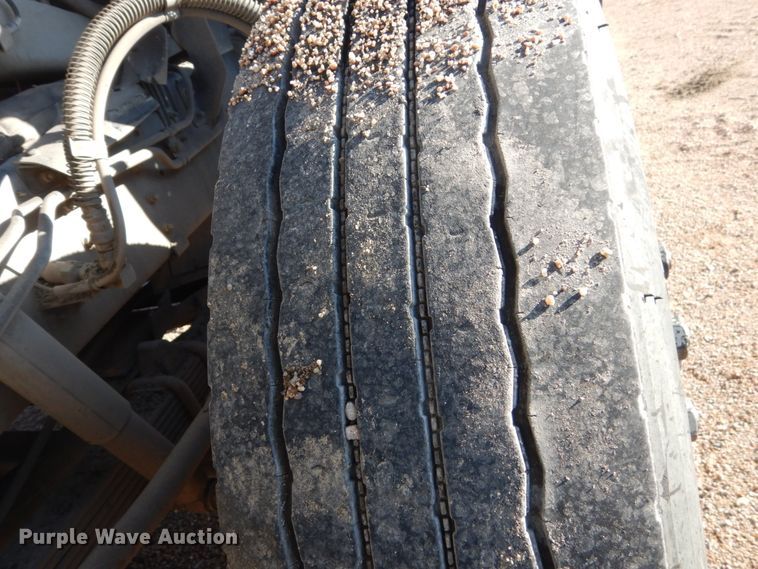 image for item EC9239 2010 UD 3300 truck with Rosco RA-400 patcher