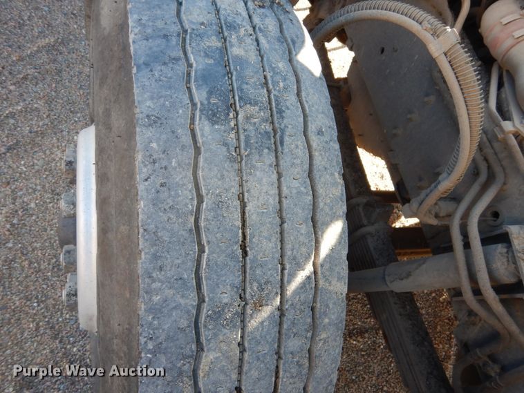 image for item EC9239 2010 UD 3300 truck with Rosco RA-400 patcher