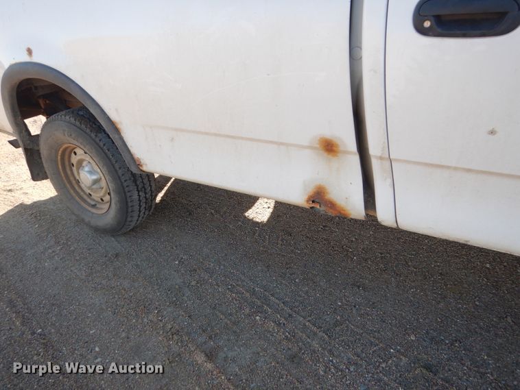 image for item EC9240 1999 Ford F150 pickup truck