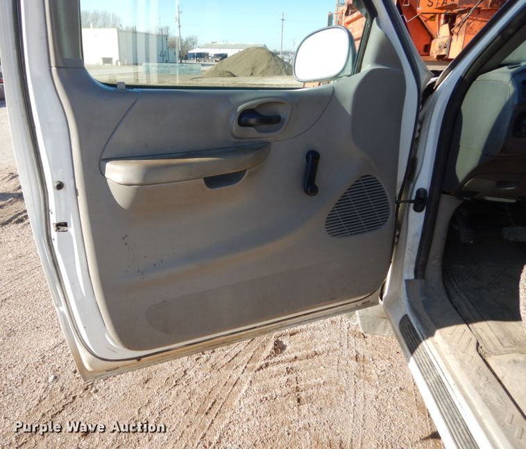 image for item EC9240 1999 Ford F150 pickup truck