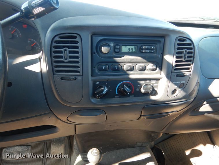 image for item EC9240 1999 Ford F150 pickup truck