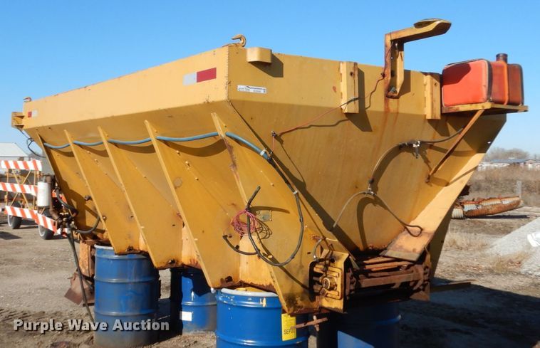 image for item EC9242 Henderson FSHM12 spreader