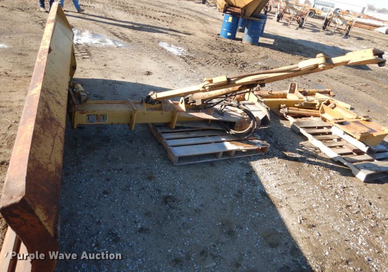 image for item EC9245 Henderson snow wing