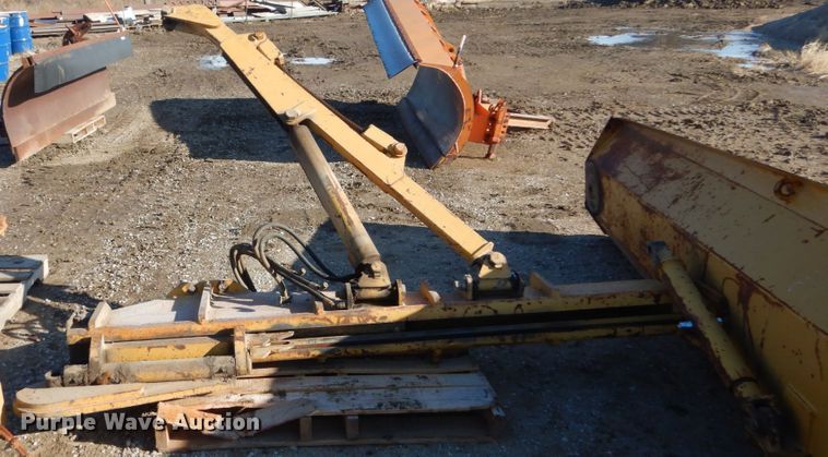 image for item EC9245 Henderson snow wing