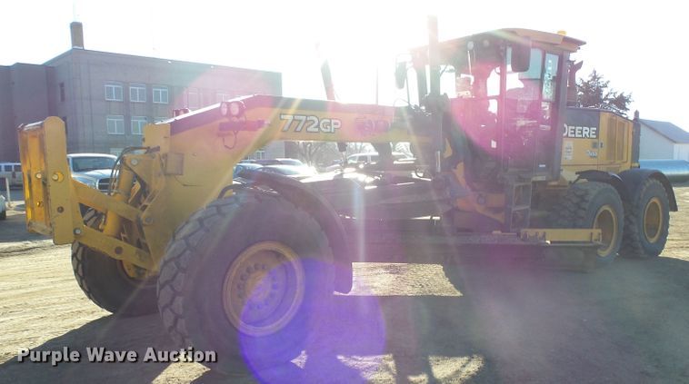 image for item EF9590 2011 John Deere 772GP motor grader