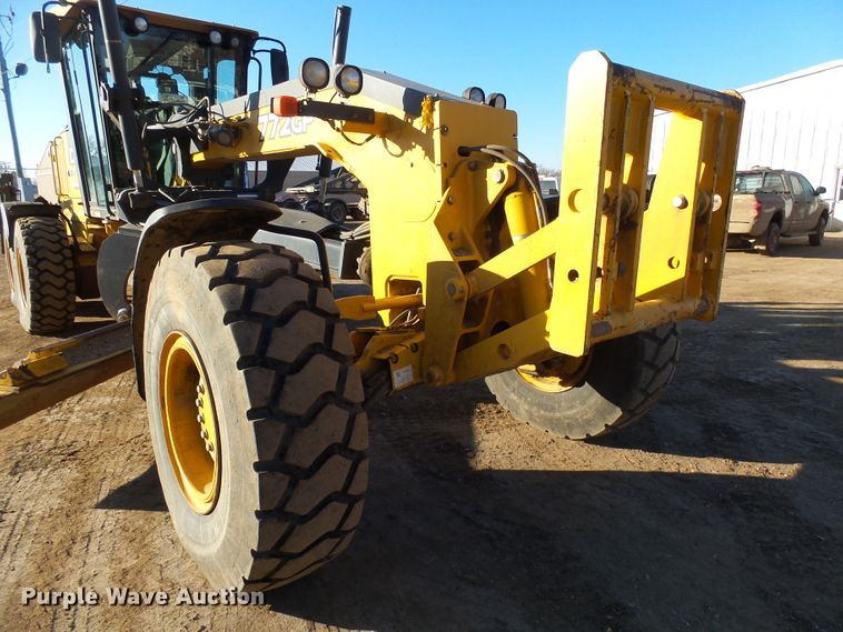 image for item EF9590 2011 John Deere 772GP motor grader