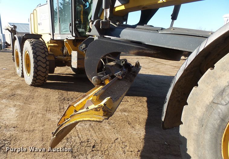 image for item EF9590 2011 John Deere 772GP motor grader