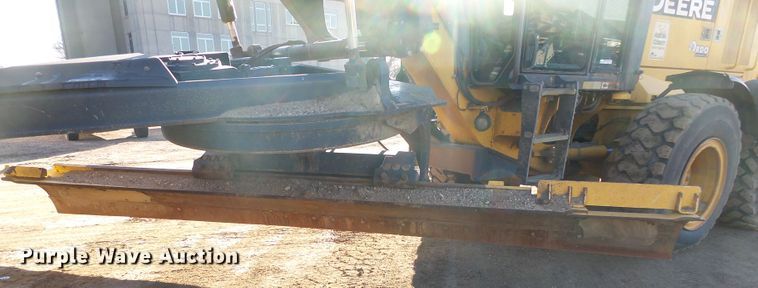 image for item EF9590 2011 John Deere 772GP motor grader